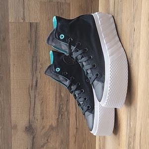 Converse platform High Top Brand new.
